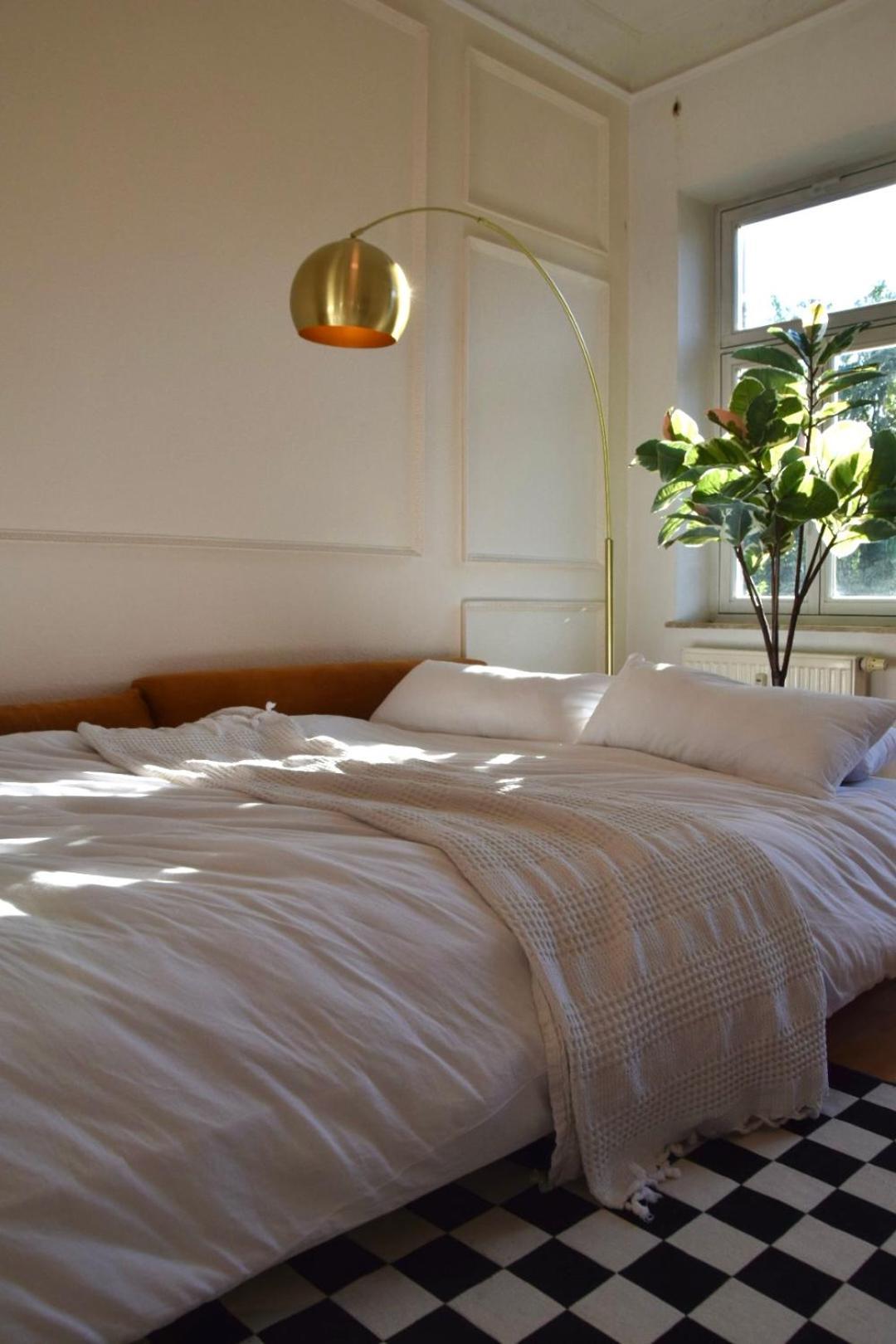 Charmanter Altbau In Schleussig Mit Balkon ライプツィヒ エクステリア 写真